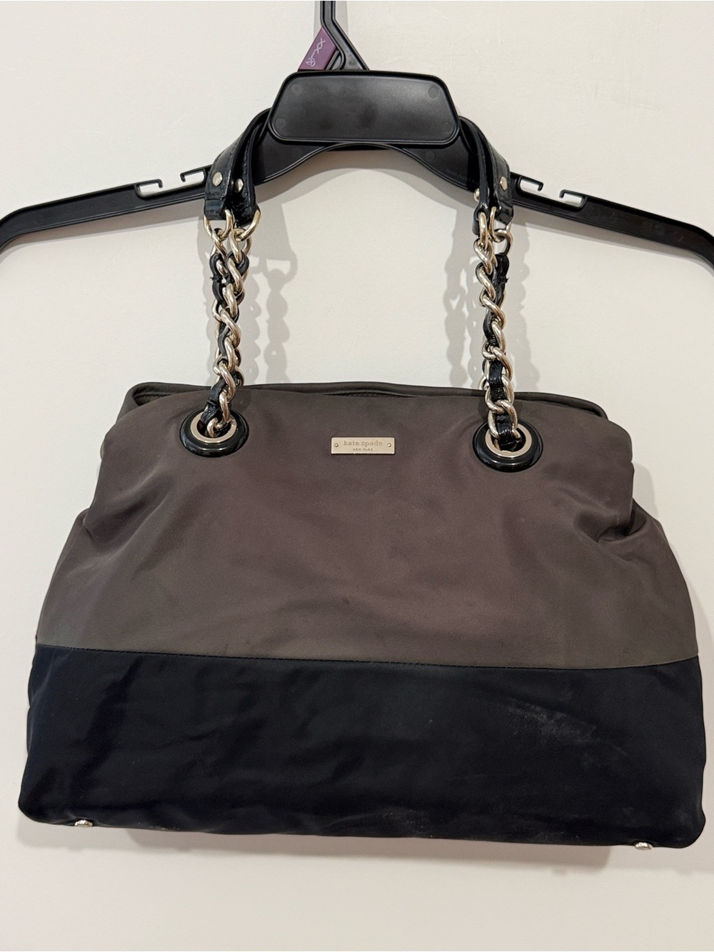 KATE SPADE NEW YORK NYLON SHOULDER BAG WITH GOLD CHAIN STRAPS BROWN BLACK